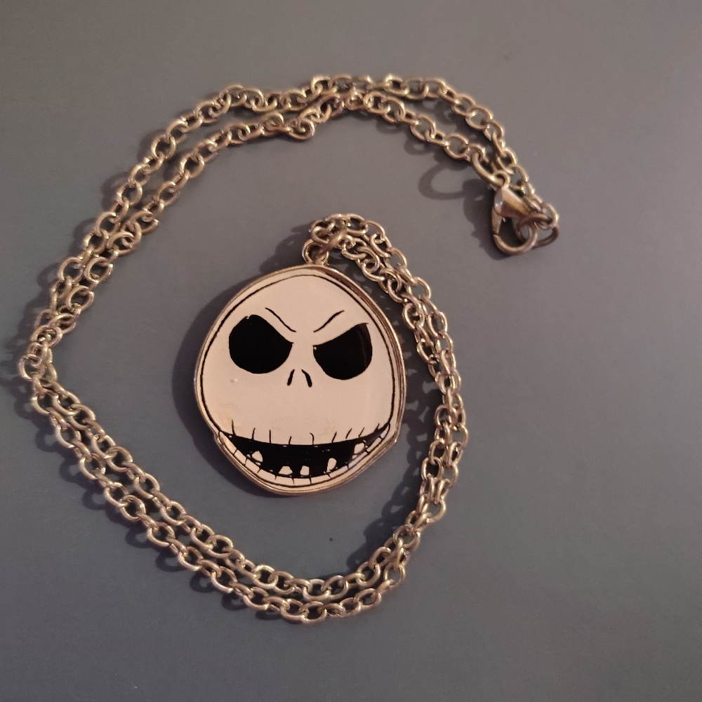 Silver Skull Pendant Necklace